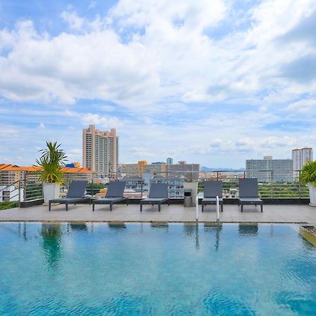 South Beach Pattaya Джомтиен Бийч Екстериор снимка