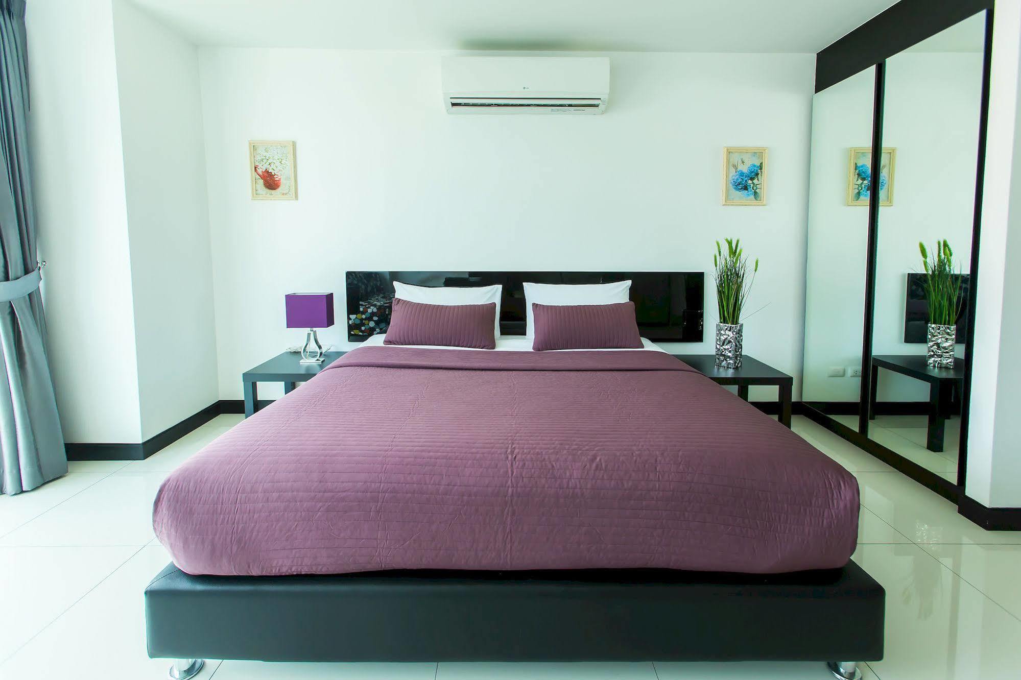 South Beach Pattaya Джомтиен Бийч Екстериор снимка