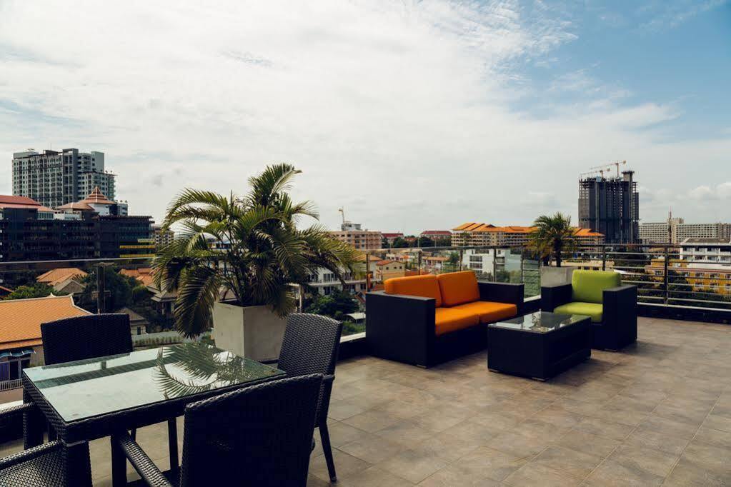 South Beach Pattaya Джомтиен Бийч Екстериор снимка